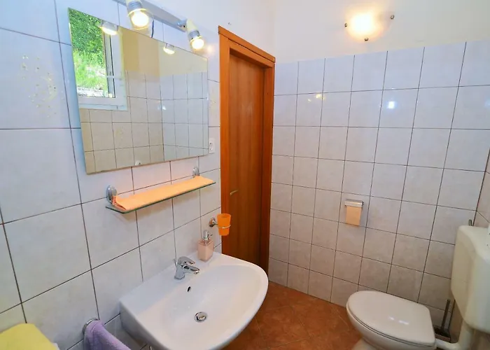 Charming Getaway W Panoramic Sea Views And Rewarded Garden Appartamento Abbazia