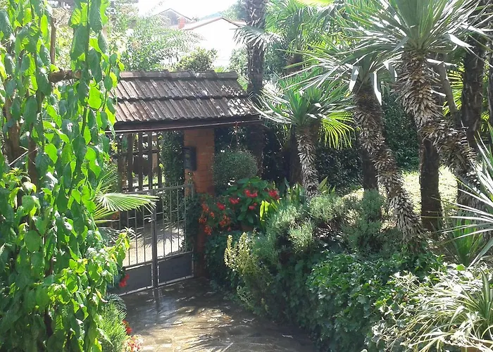 Charming Getaway W Panoramic Sea Views And Rewarded Garden Apartment